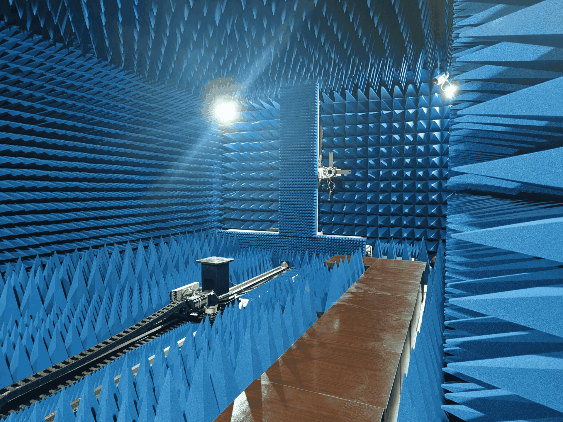 Hybrid Field Test System (Frequency：1 ~ 67GHz)